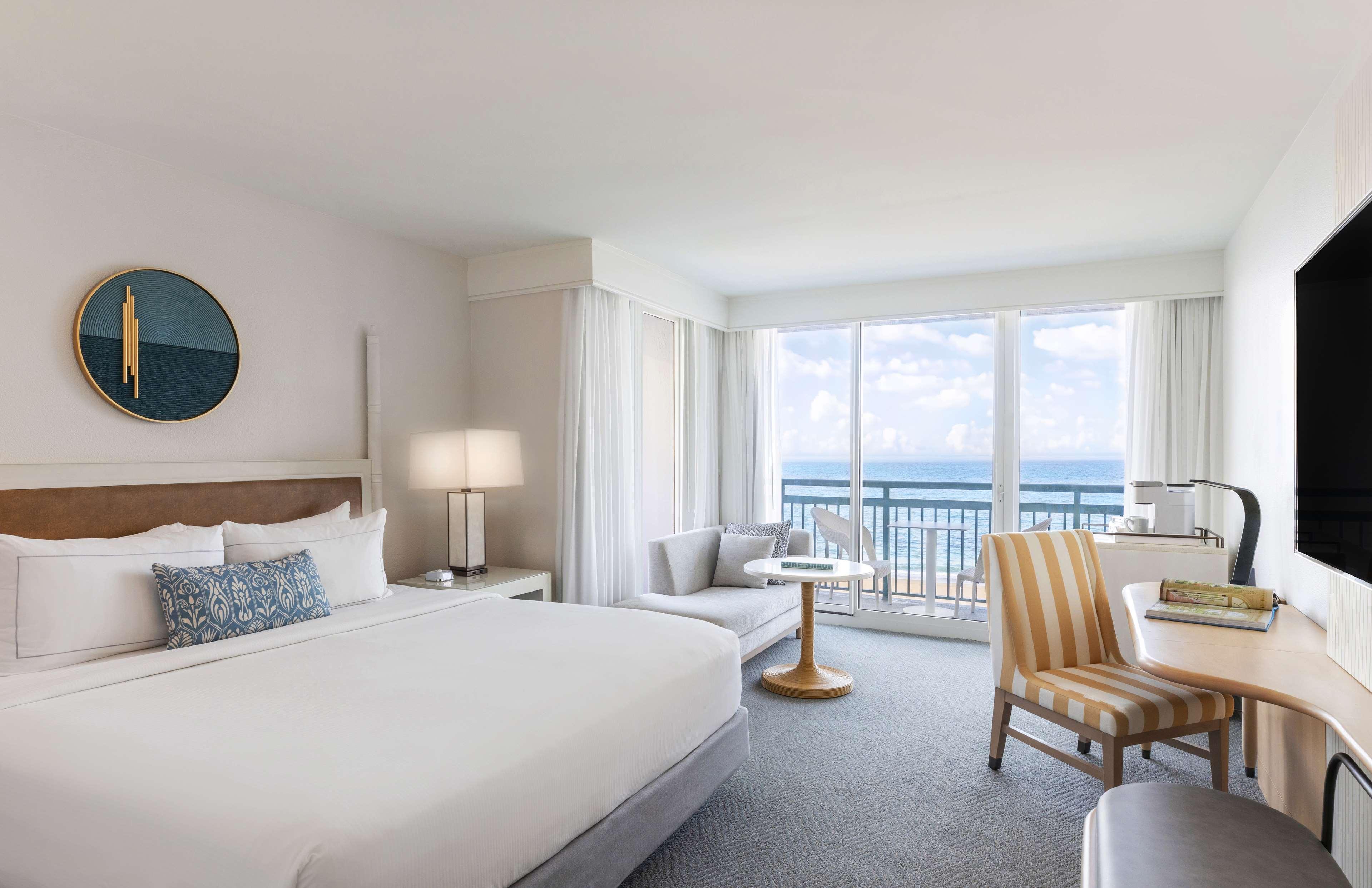 The Singer Oceanfront Resort, Curio Collection By Hilton Riviera Beach Exterior photo