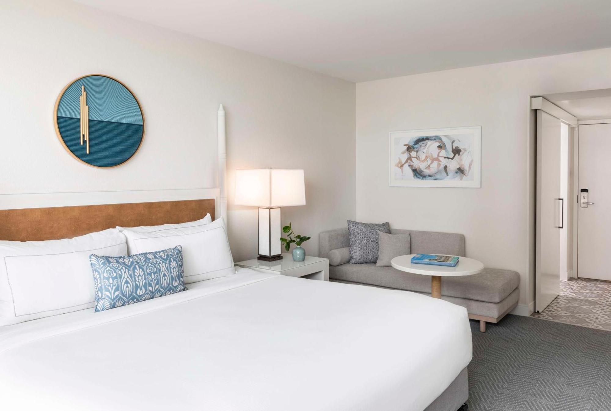 The Singer Oceanfront Resort, Curio Collection By Hilton Riviera Beach Exterior photo