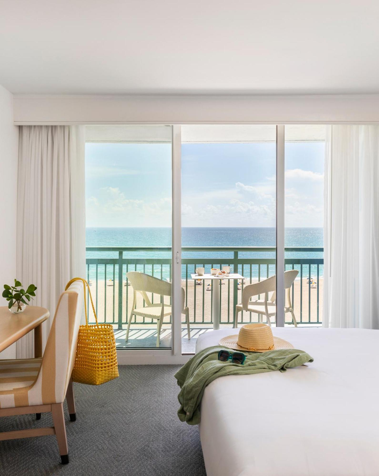 The Singer Oceanfront Resort, Curio Collection By Hilton Riviera Beach Exterior photo